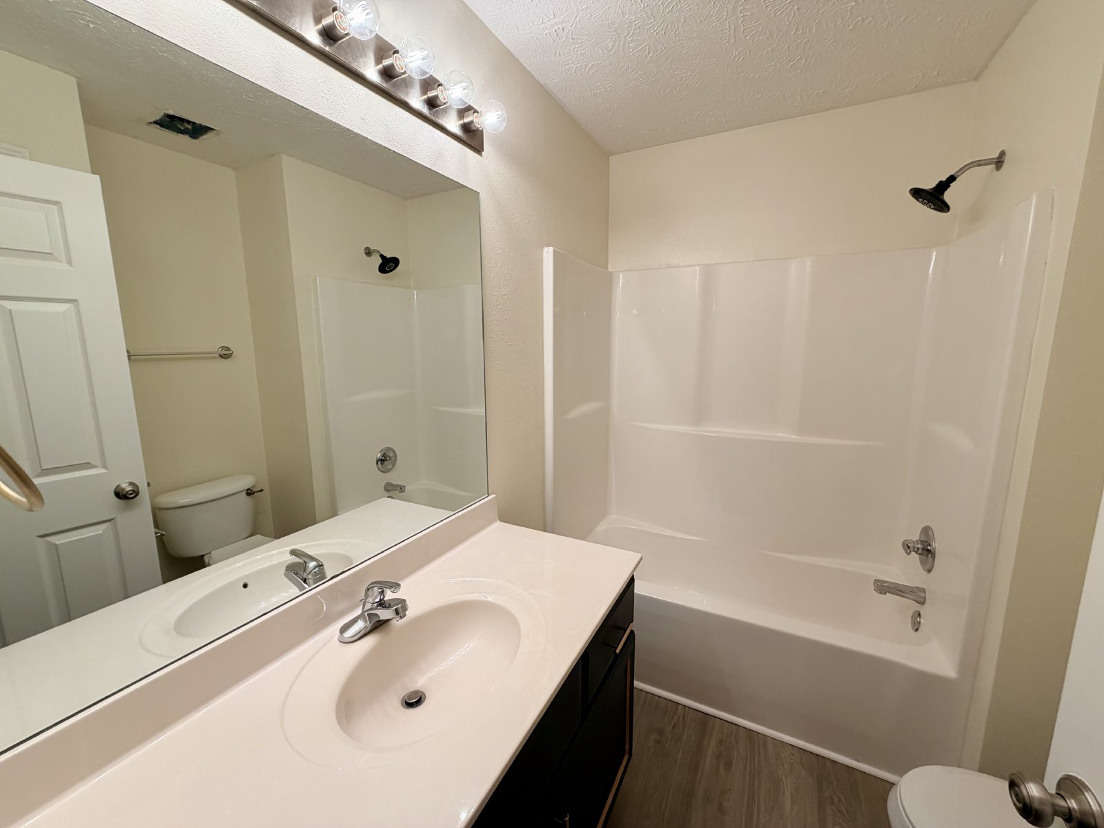 Nice 3 Bedroom 2.5 Bath Home Available Now in Murfreesboro - Close to MTSU property image