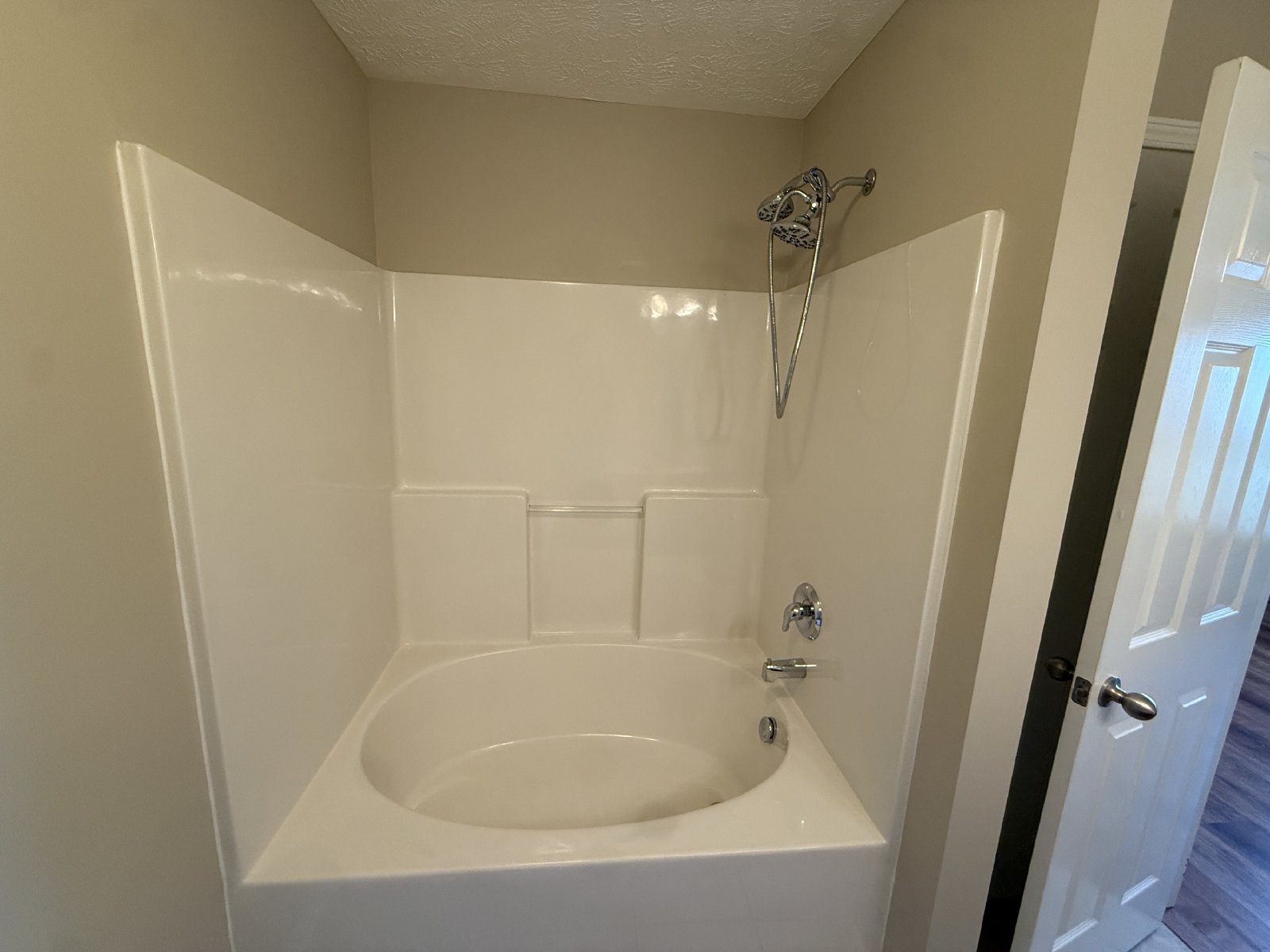 Freshly Updated 3-Bedroom Home with Fenced Backyard – NO CARPET! property image