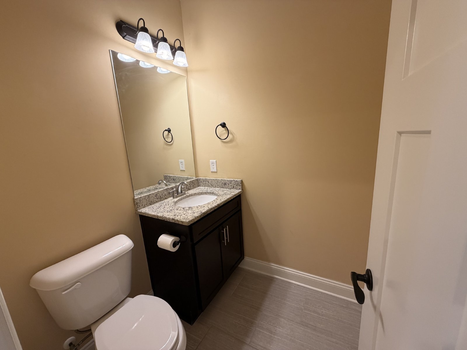 Beautiful 3 Bed 2 Bath Townhome in Generals Run property image