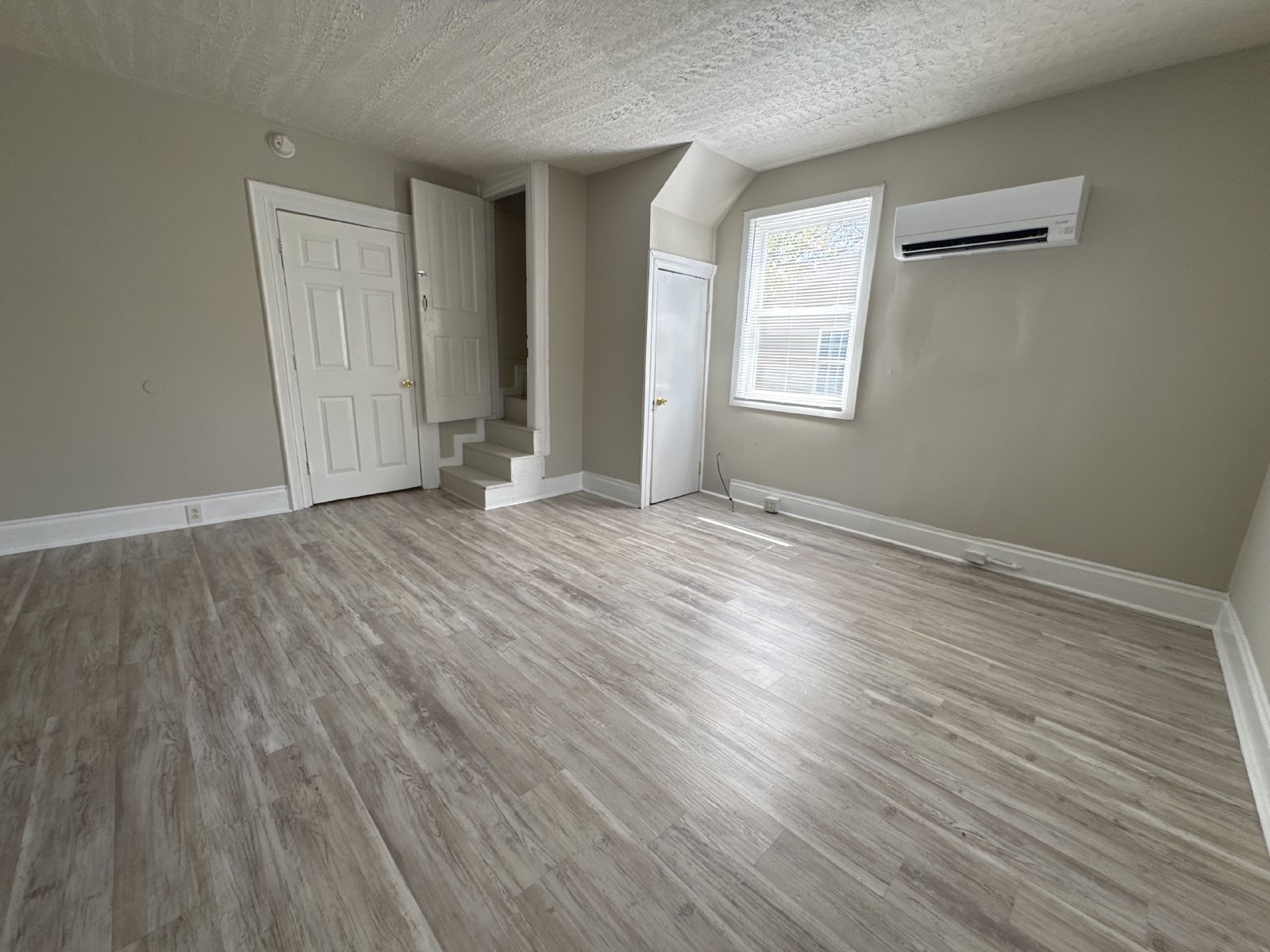 Welcome Home to 2000 Woodland St, Unit B in Springfield, TN! property image