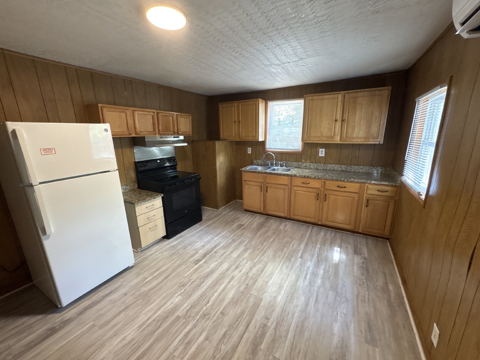 Welcome Home to 2000 Woodland St, Unit B in Springfield, TN! property image