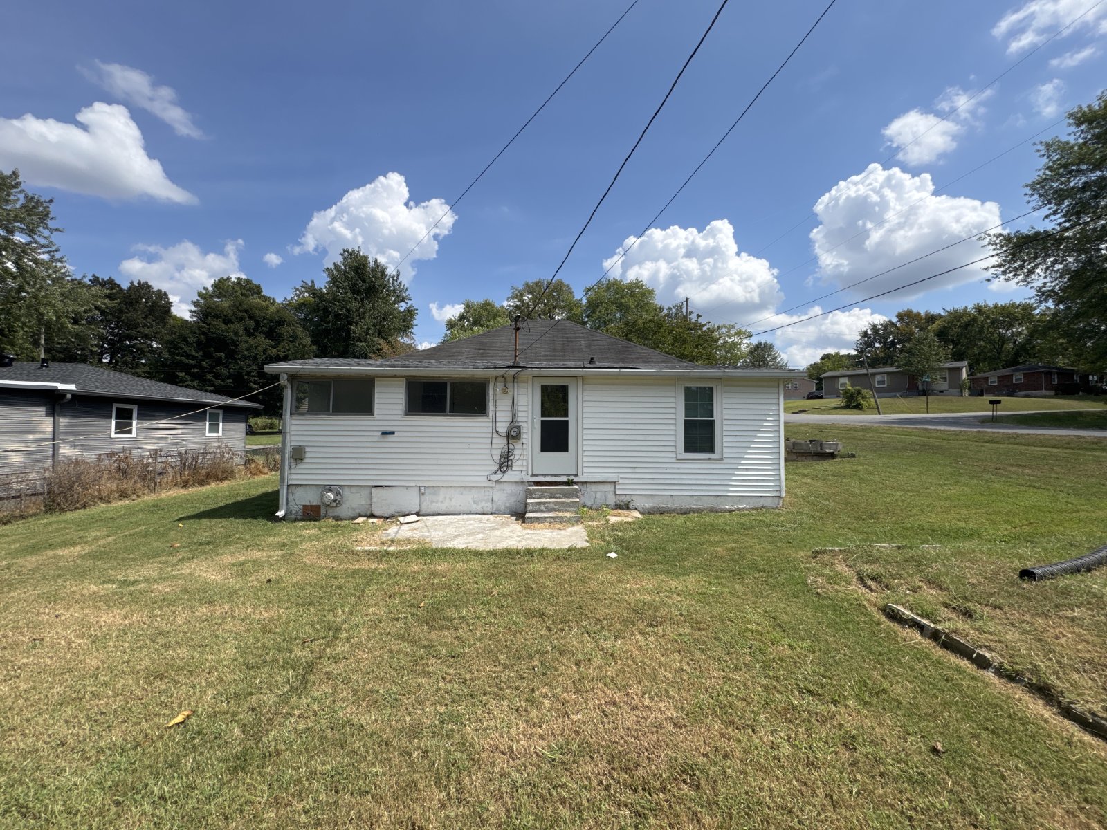 Charming 3-Bedroom Home on a Large Corner Lot in Springfield! property image