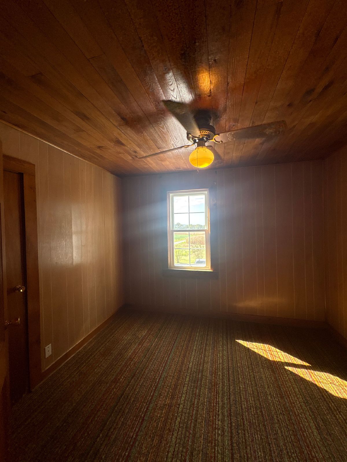 Country Farmhouse with Beautiful Mountain Vuews! property image