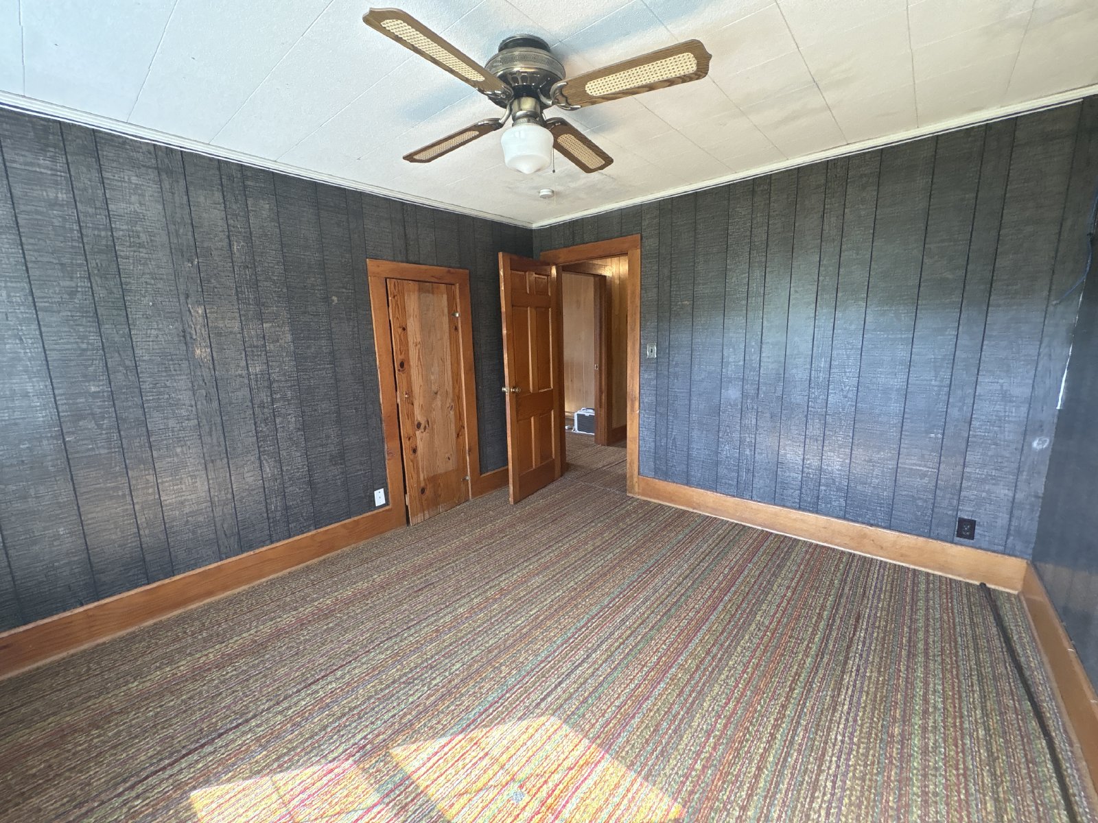 Country Farmhouse with Beautiful Mountain Vuews! property image