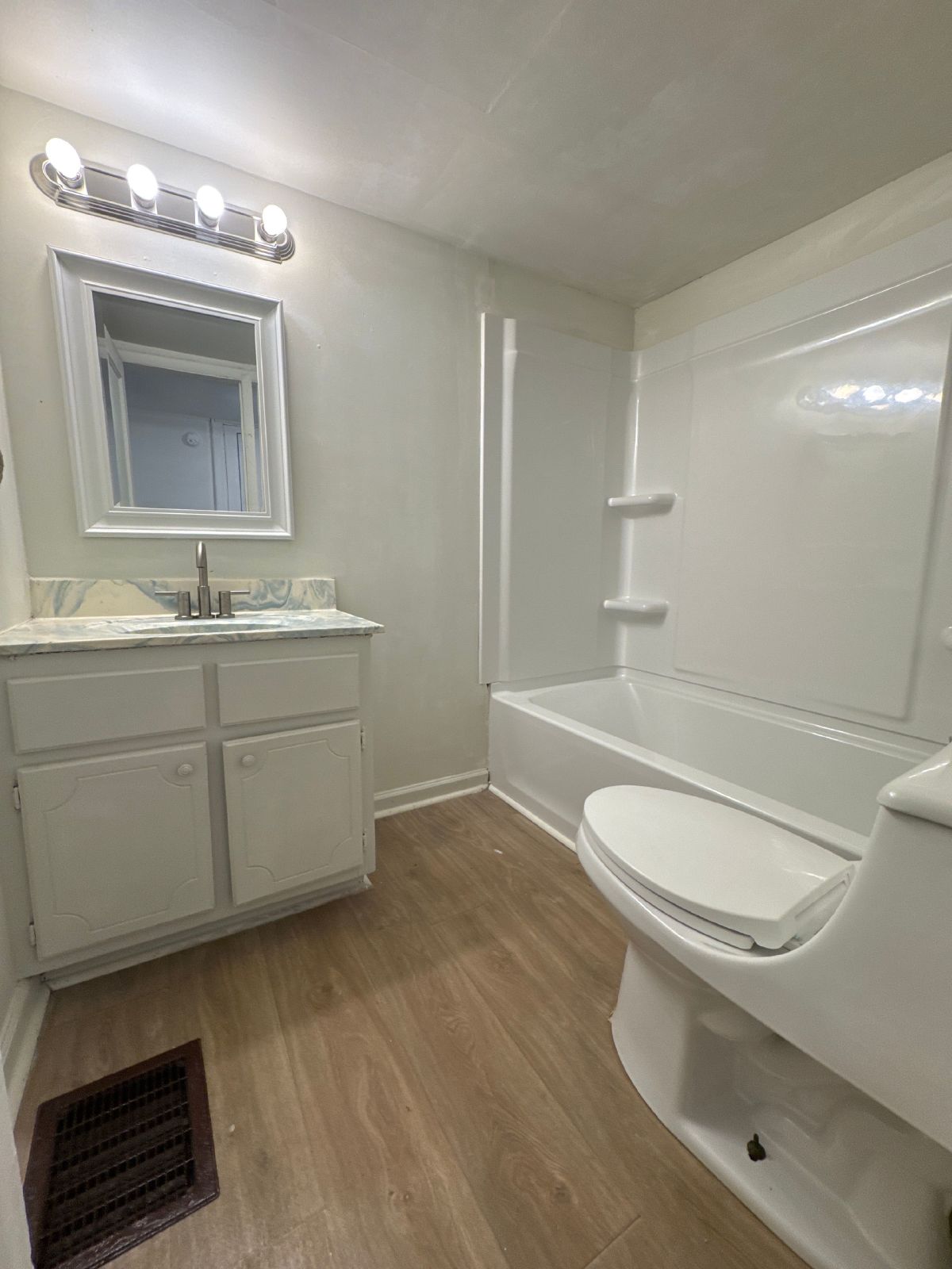 Charming 3-Bedroom Home on a Large Corner Lot in Springfield! property image