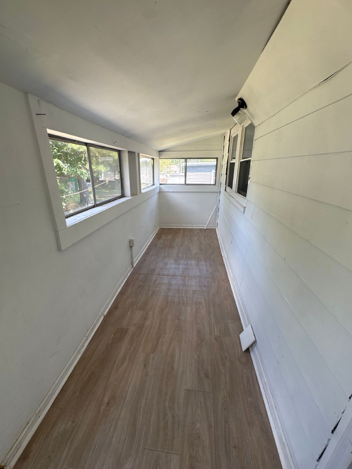 Charming 3-Bedroom Home on a Large Corner Lot in Springfield! property image