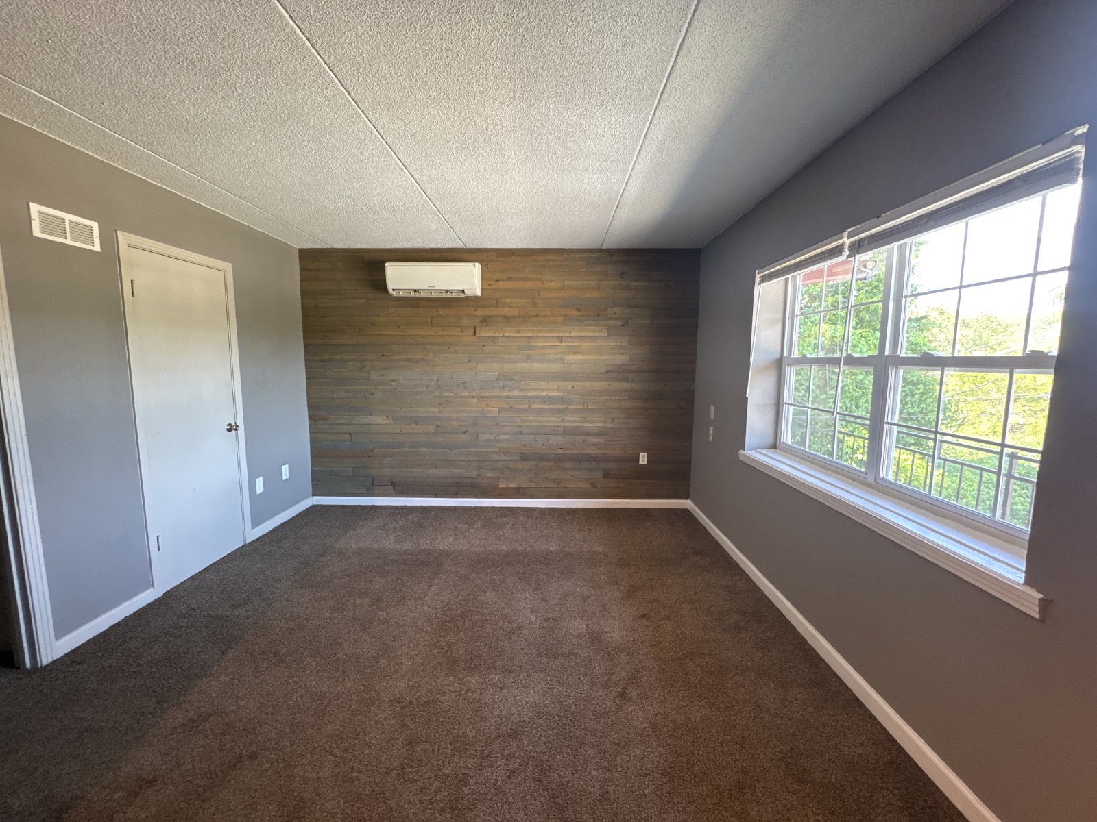 ½ OFF FIRST MONTH’S RENT – Affordable 1-Bedroom Apartment in Clarksville! property image
