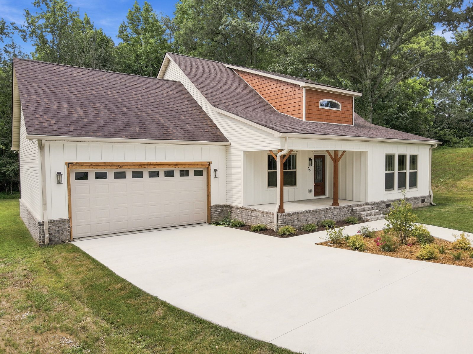 Beautiful BRAND NEW Custom Built Home on 1 Acre Lot! property image