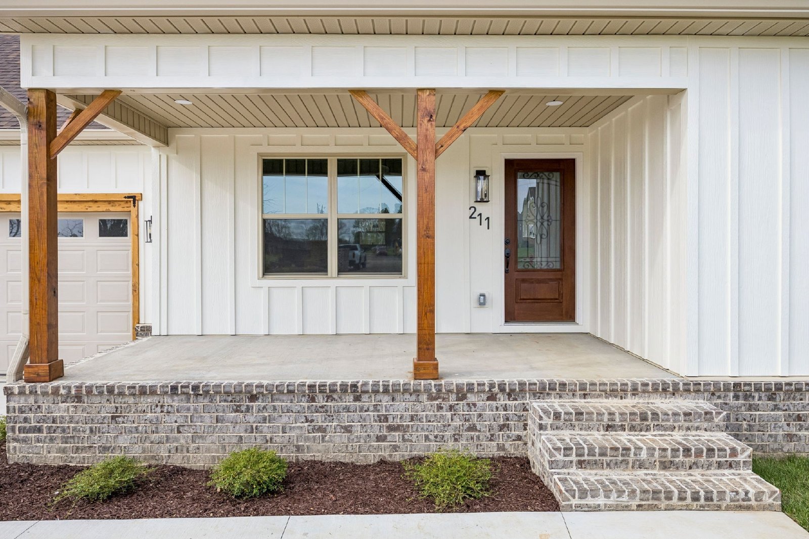 Beautiful BRAND NEW Custom Built Home on 1 Acre Lot! property image