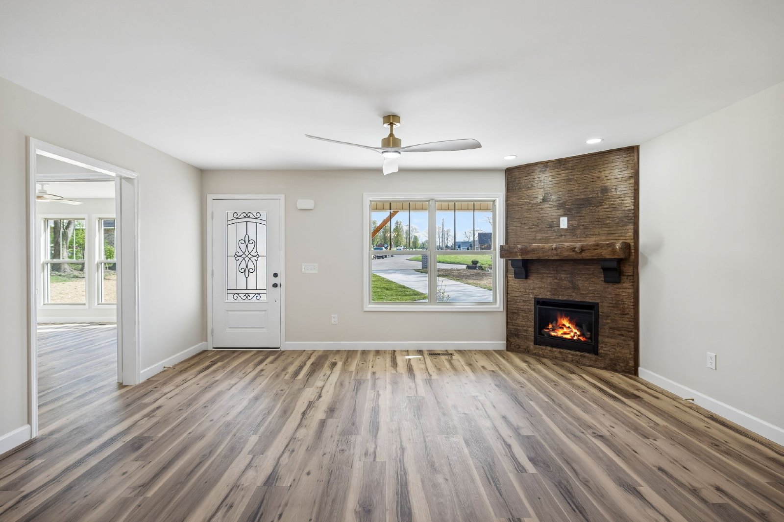Beautiful BRAND NEW Custom Built Home on 1 Acre Lot! property image