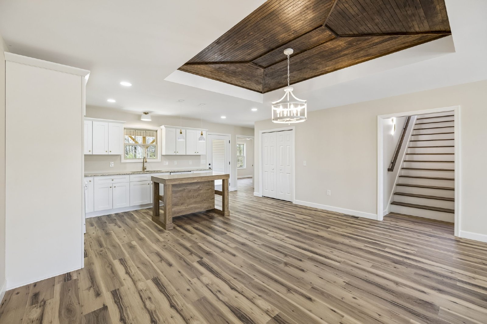 Beautiful BRAND NEW Custom Built Home on 1 Acre Lot! property image