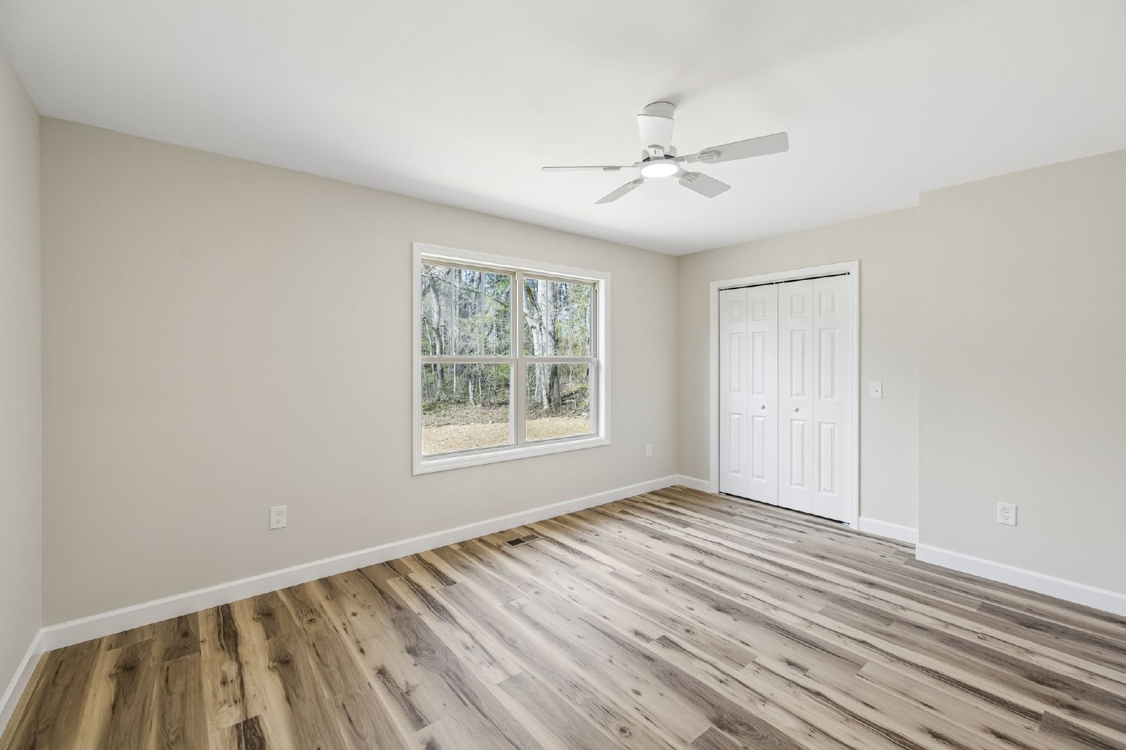 Beautiful BRAND NEW Custom Built Home on 1 Acre Lot! property image