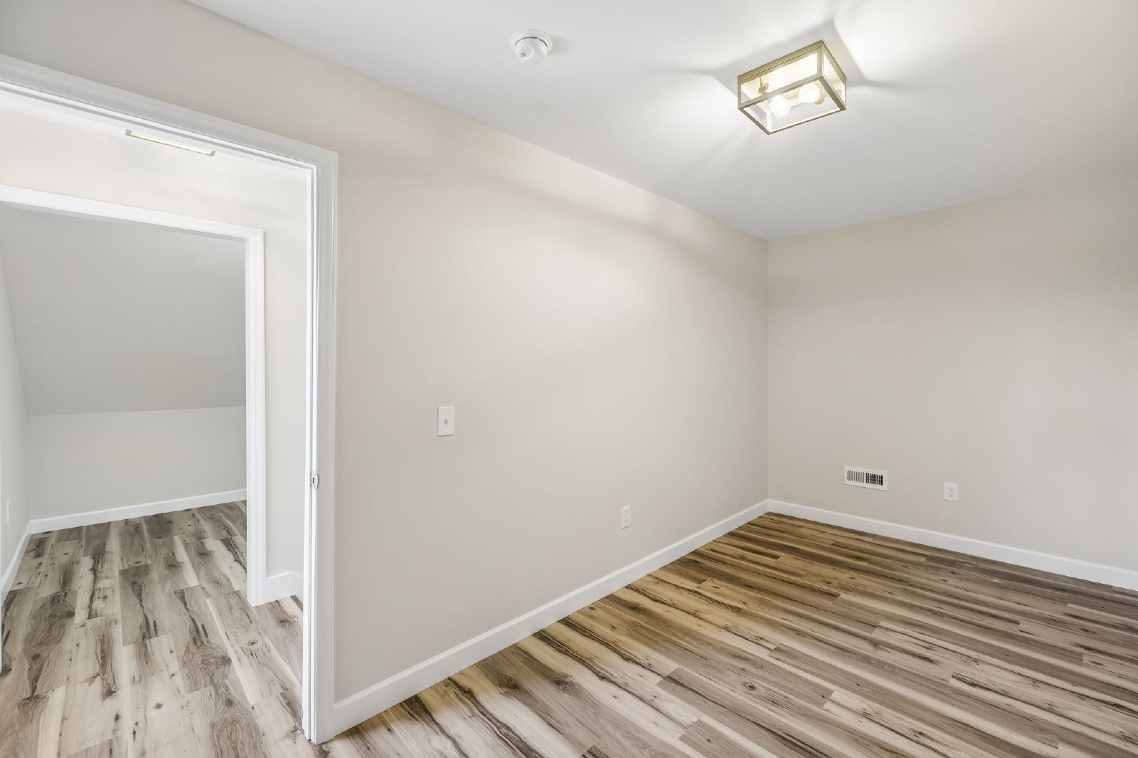 Beautiful BRAND NEW Custom Built Home on 1 Acre Lot! property image