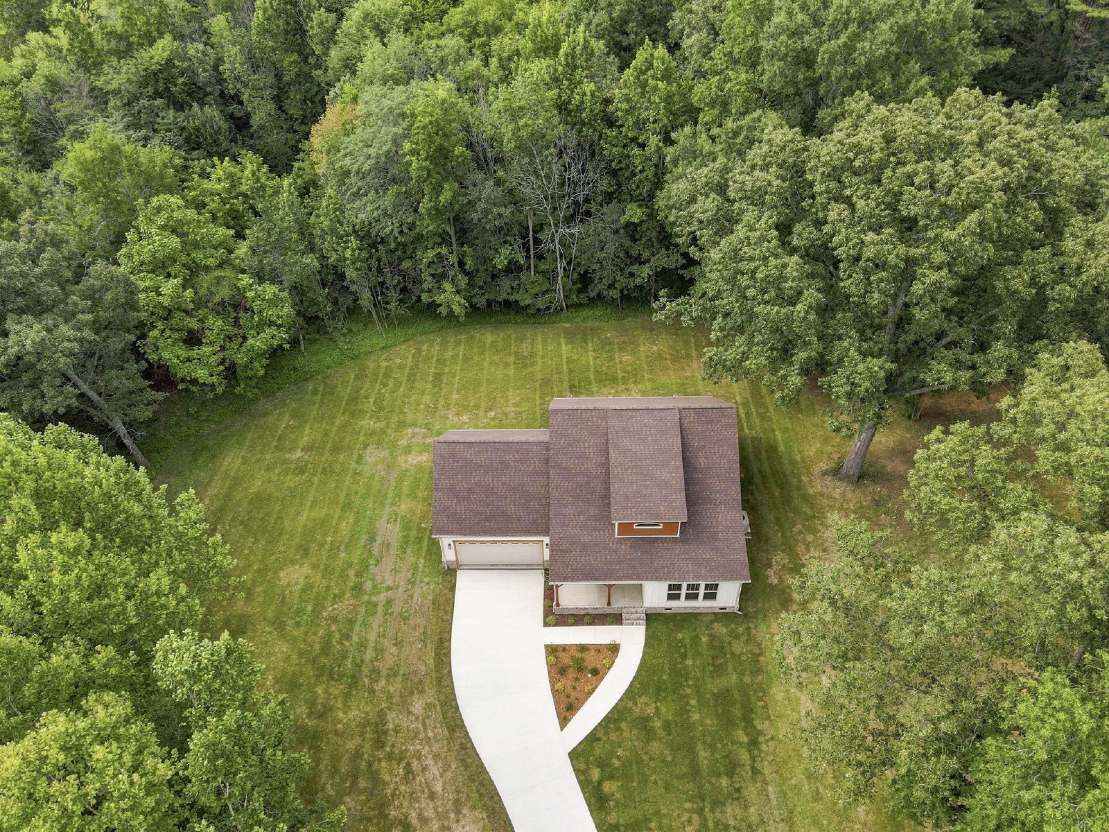 Beautiful BRAND NEW Custom Built Home on 1 Acre Lot! property image