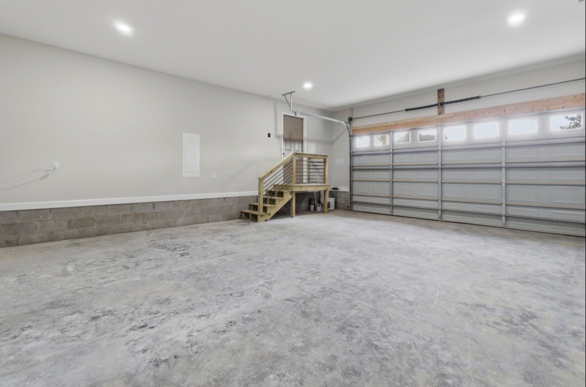 Beautiful BRAND NEW Custom Built Home on 1 Acre Lot! property image