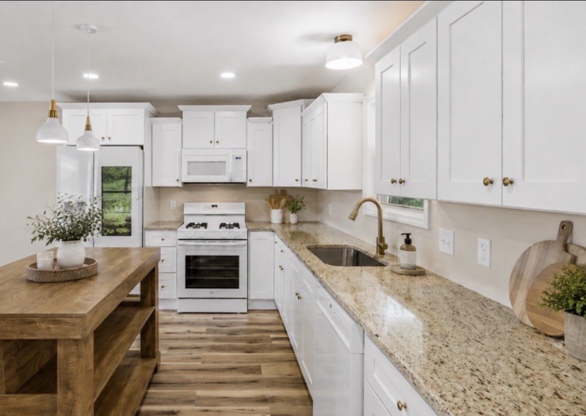 Beautiful BRAND NEW Custom Built Home on 1 Acre Lot! property image