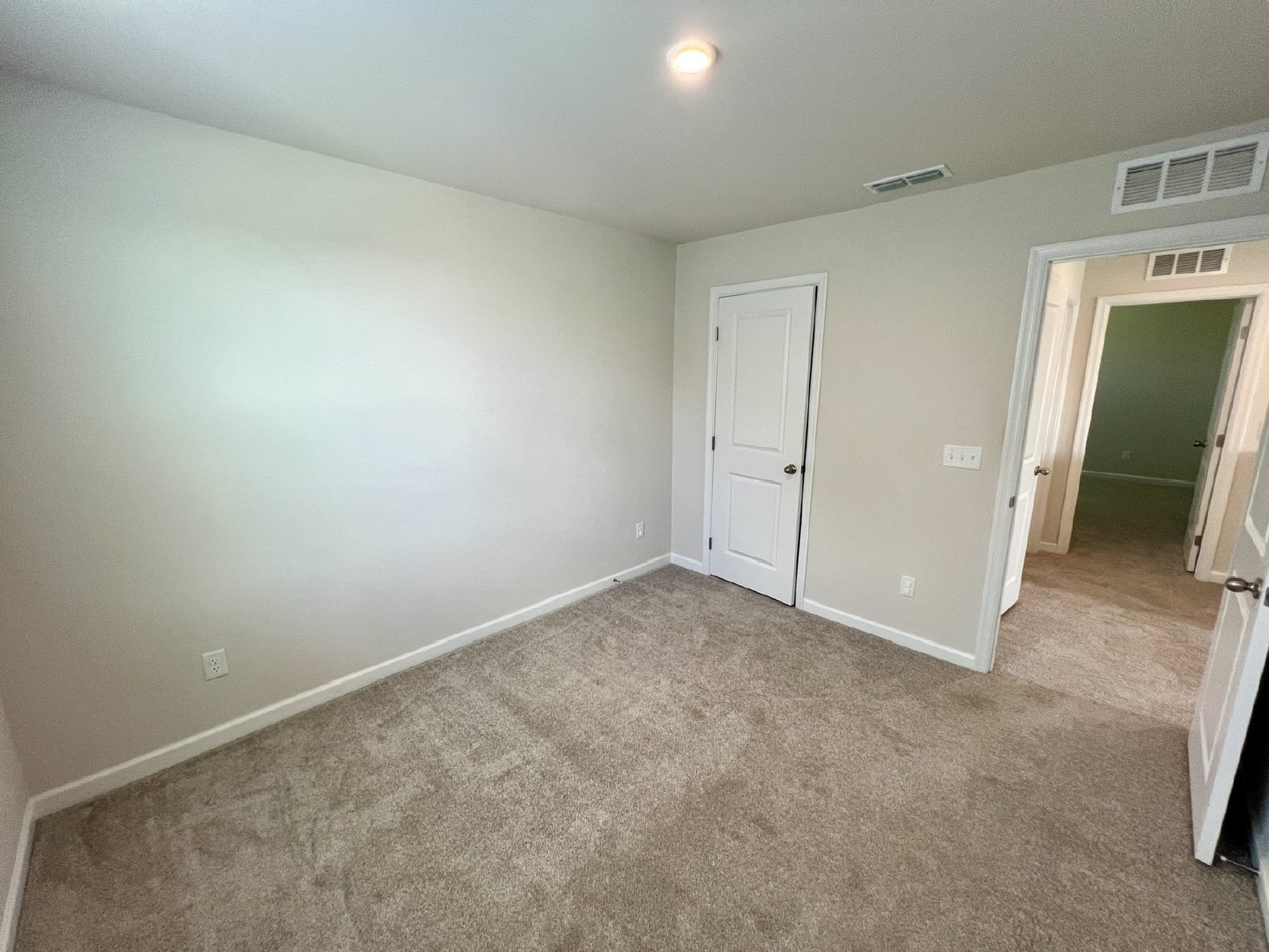 Like New 4 Bedroom + Office, Home in Christiana *Fenced Backyard* property image