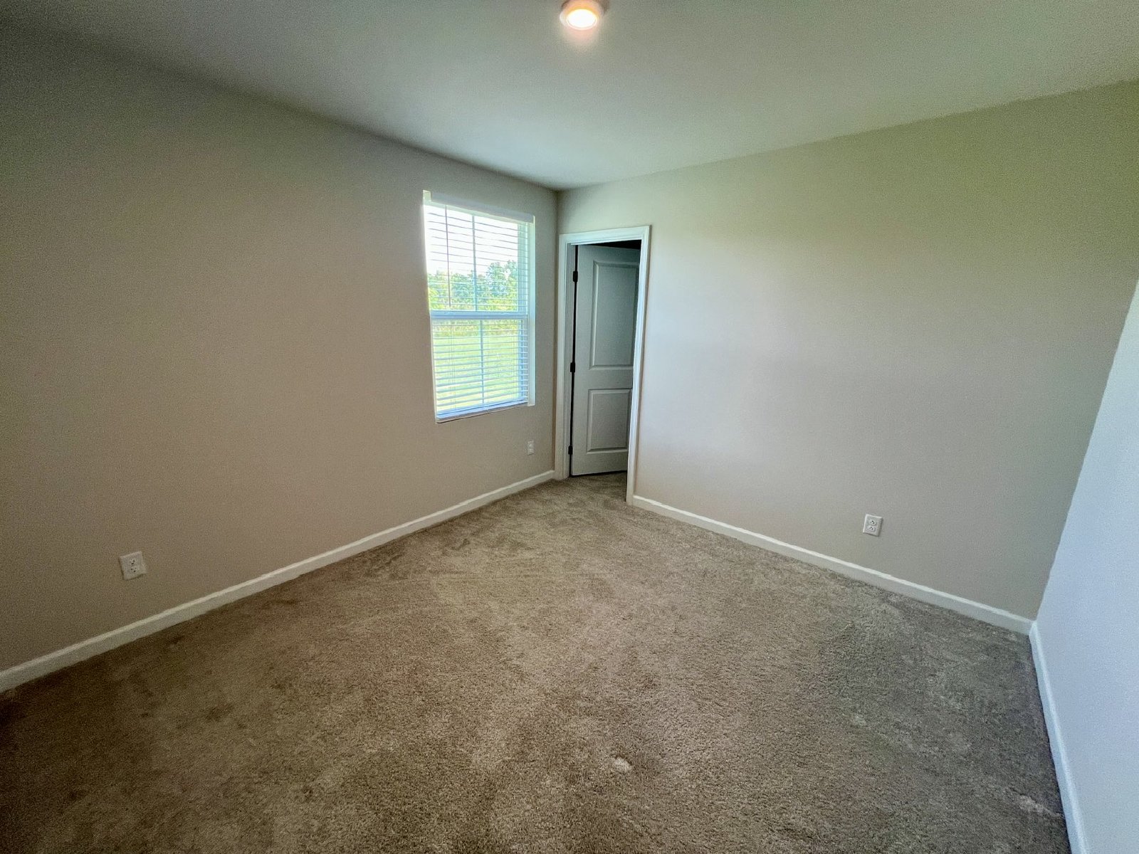 Like New 4 Bedroom + Office, Home in Christiana *Fenced Backyard* property image