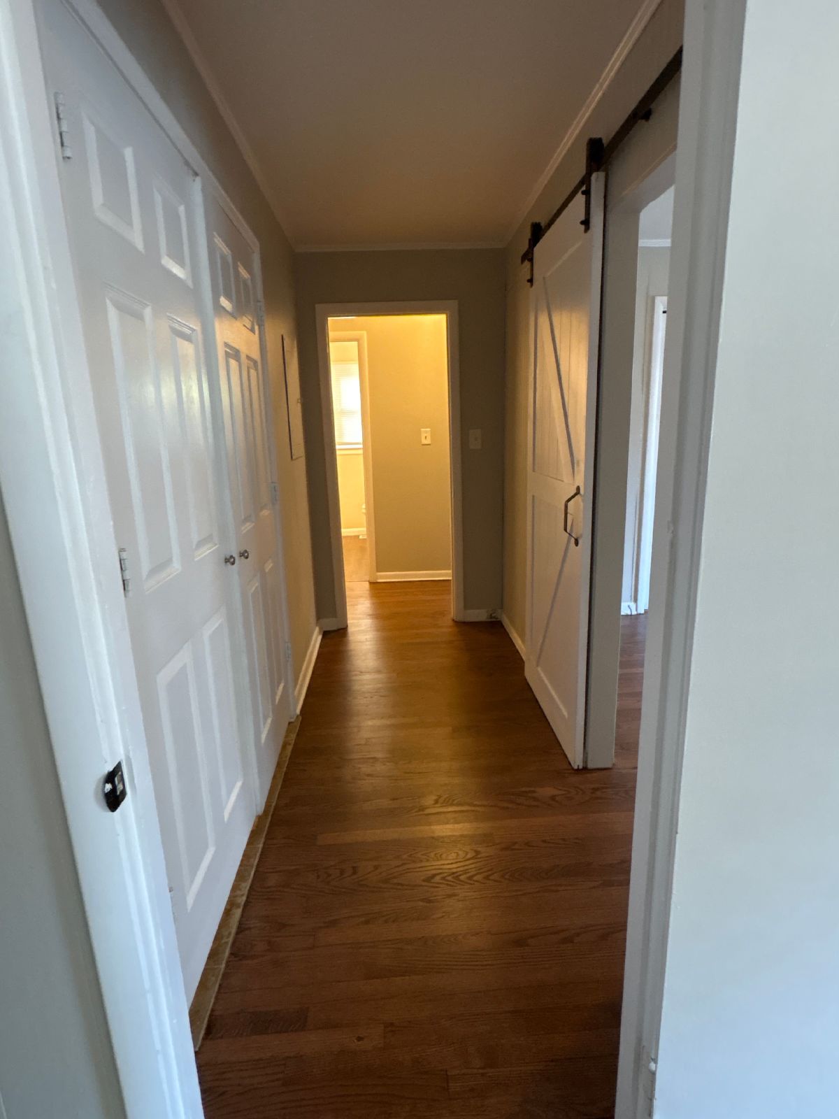 Adorable 1 Bedroom Apartment Walking Distance to the Winchester Square! property image