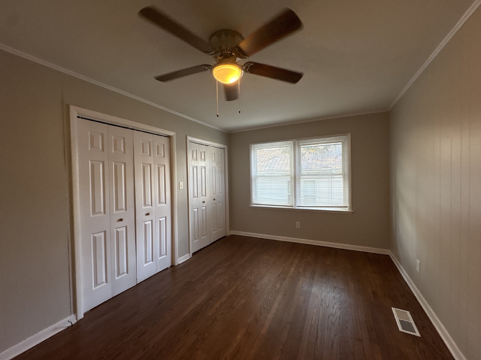 Adorable 1 Bedroom Apartment Walking Distance to the Winchester Square! property image