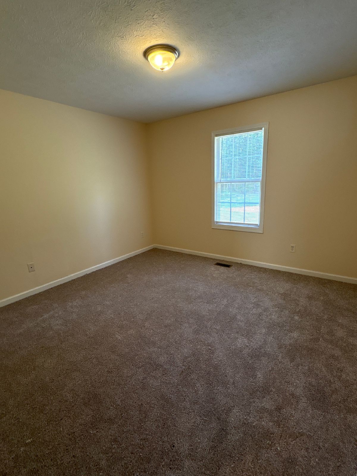 3 Bedroom Home in Manchester with Large Yard... property image