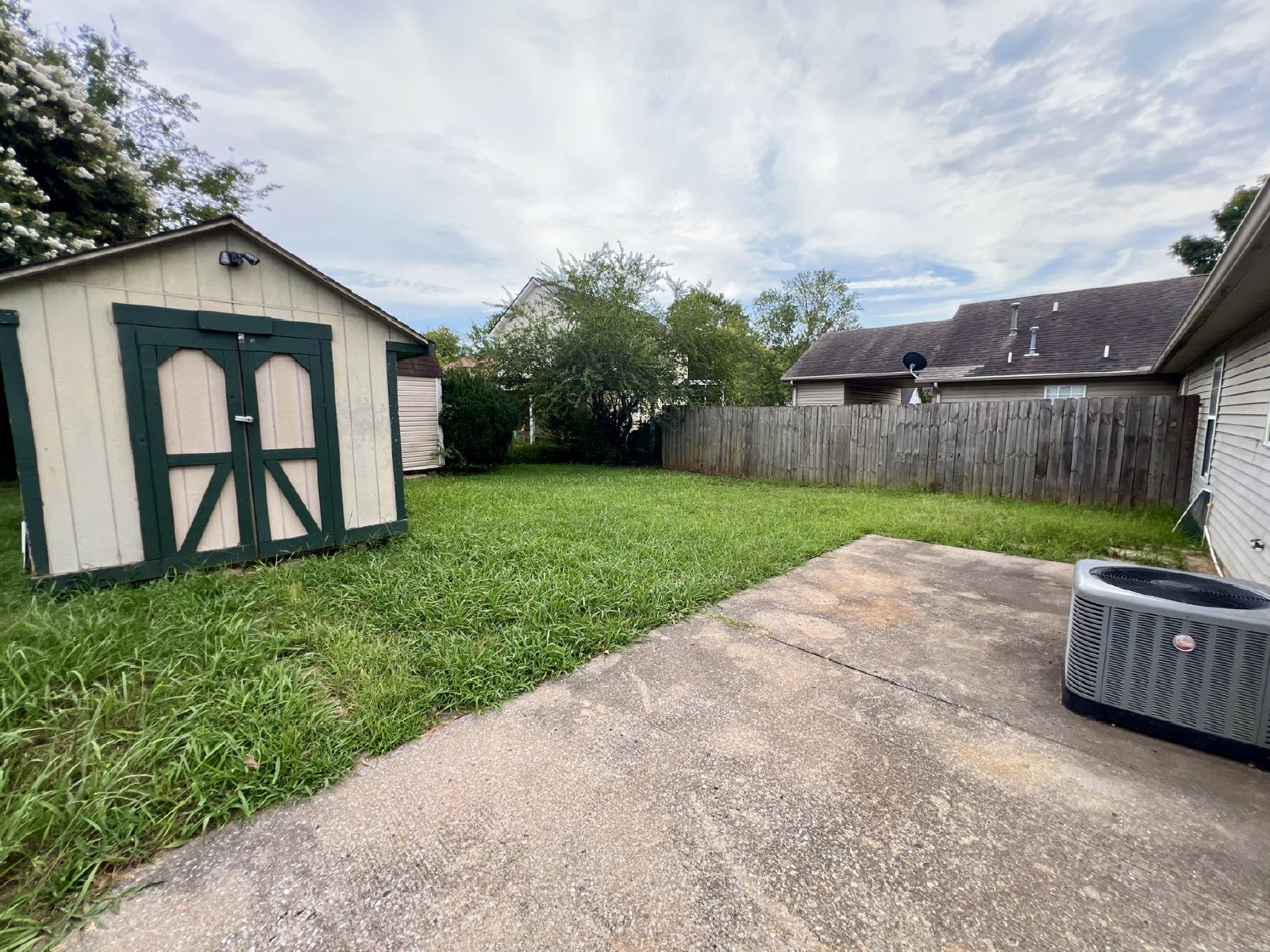 3 Bed/ 2 Bath Home, Corner Lot Near Riverdale, Storage Building property image