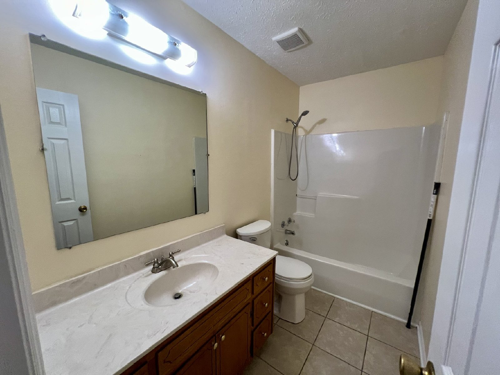 3 Bed/ 2 Bath Home, Corner Lot Near Riverdale, Storage Building property image