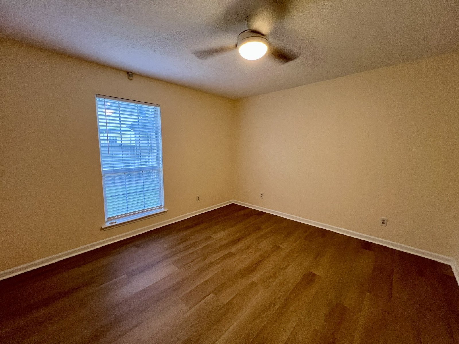 3 Bed/ 2 Bath Home, Corner Lot Near Riverdale, Storage Building property image