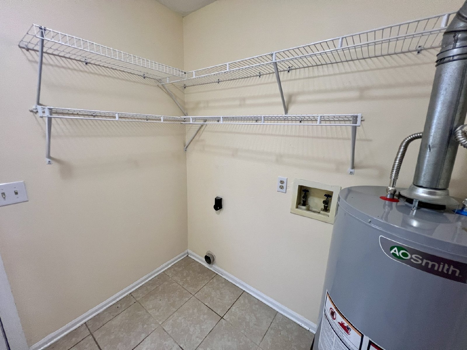 3 Bed/ 2 Bath Home, Corner Lot Near Riverdale, Storage Building property image