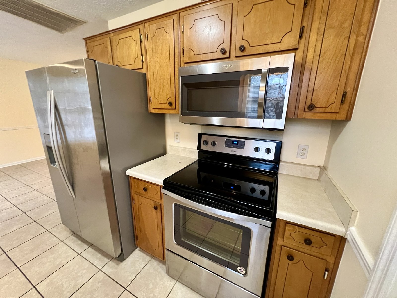 3 Bed/ 2 Bath Home, Corner Lot Near Riverdale, Storage Building property image