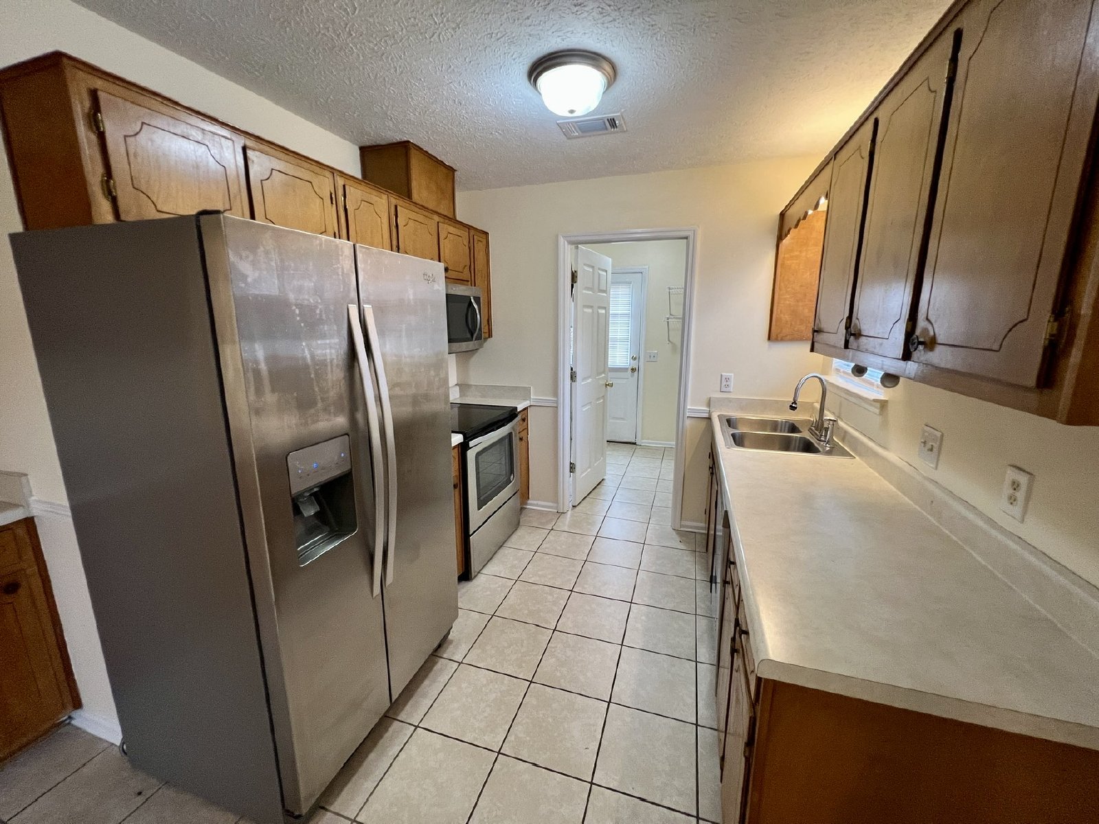 3 Bed/ 2 Bath Home, Corner Lot Near Riverdale, Storage Building property image