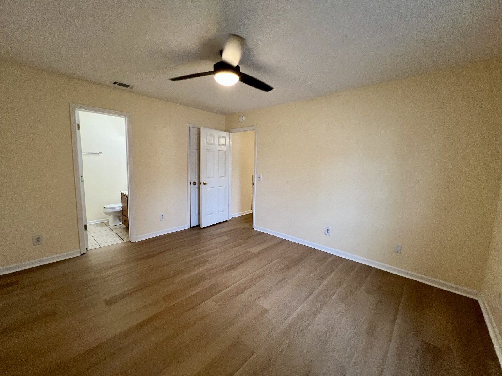 3 Bed/ 2 Bath Home, Corner Lot Near Riverdale, Storage Building property image