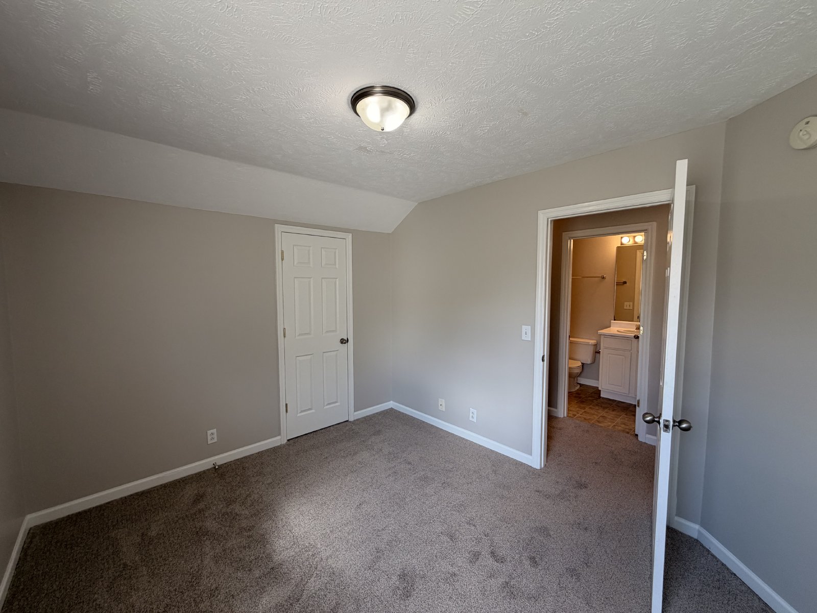 1/2 Off First Motnh's Rent! 3BR 2.5B Home + Office/Study & BONUS ROOM located in Murfreesboro property image