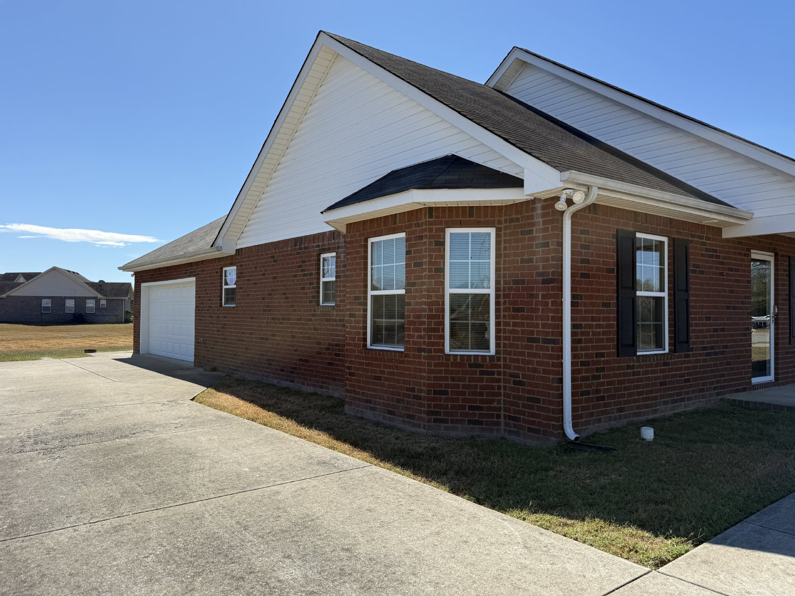 Spacious 3-Bedroom Home with Vaulted Ceilings & Two-Car Garage! property image