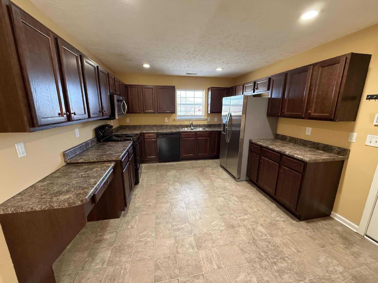 Spacious 3-Bedroom Home with Vaulted Ceilings & Two-Car Garage! property image