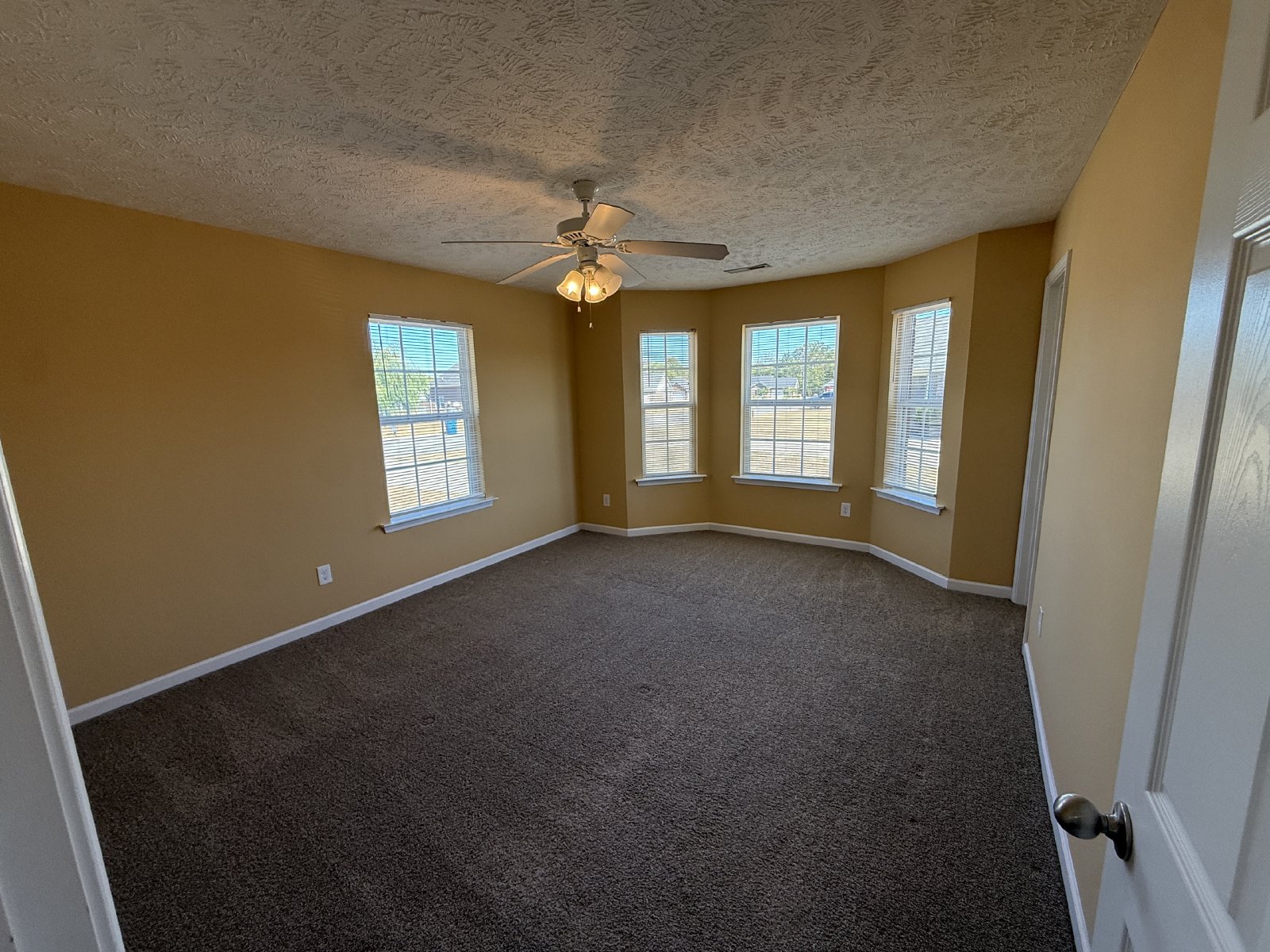 Spacious 3-Bedroom Home with Vaulted Ceilings & Two-Car Garage! property image