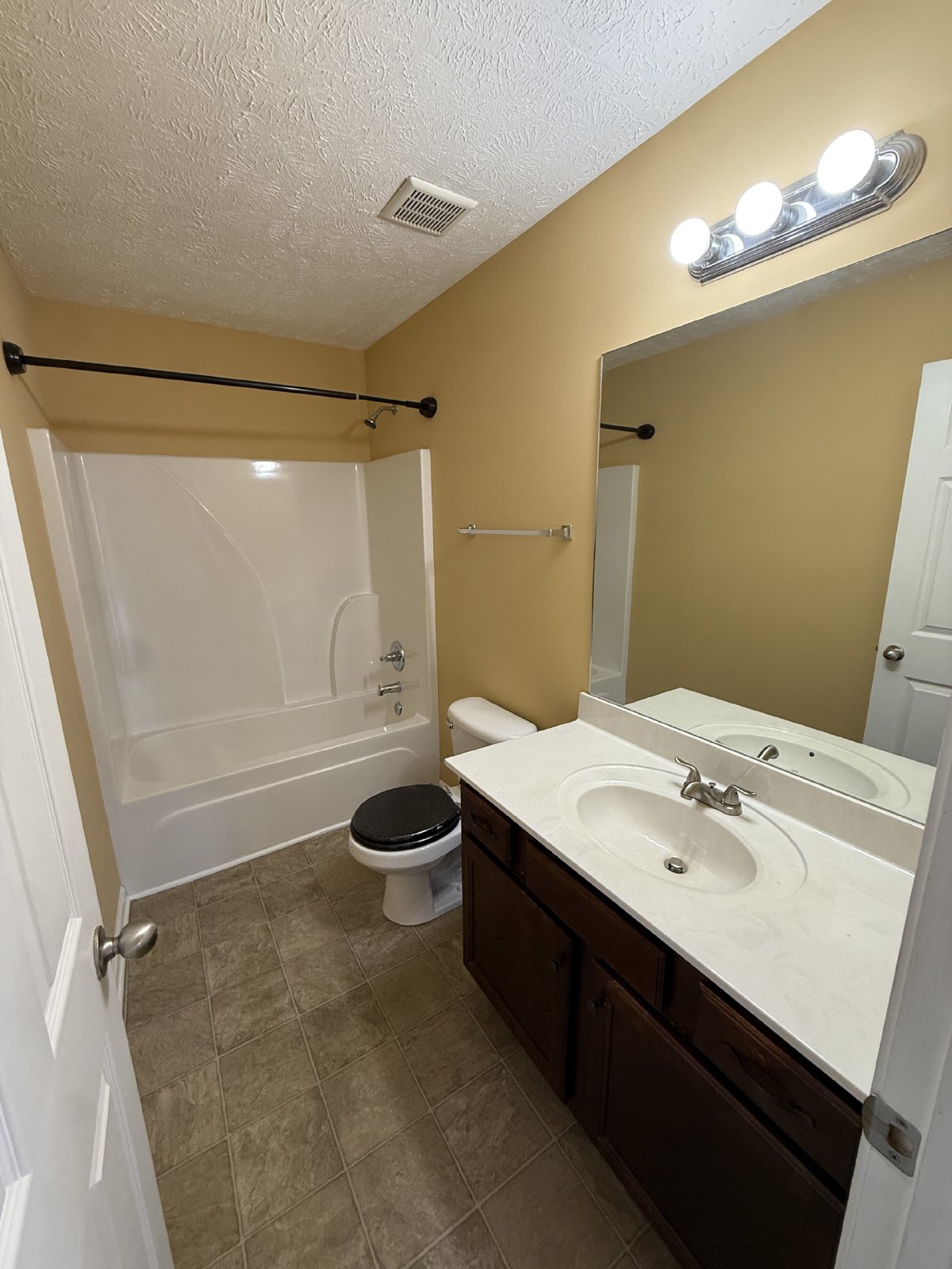 Spacious 3-Bedroom Home with Vaulted Ceilings & Two-Car Garage! property image