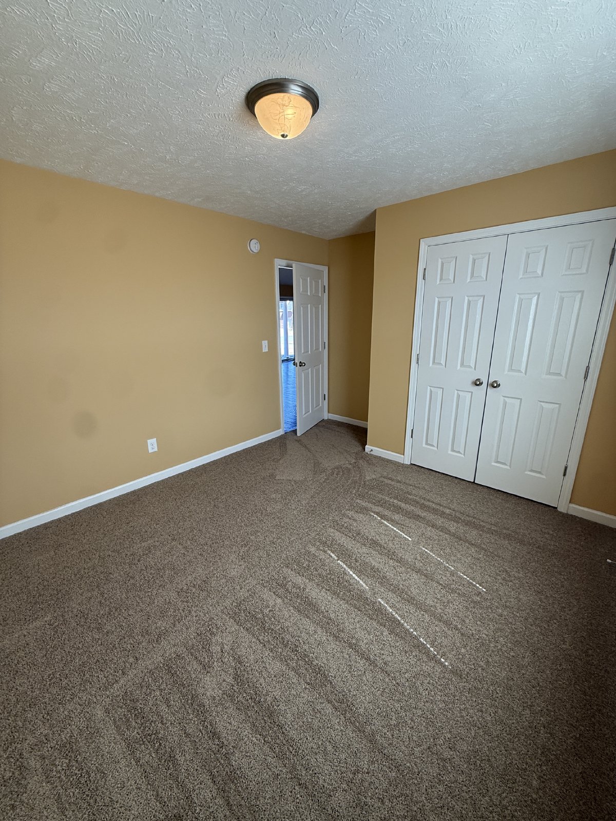 Spacious 3-Bedroom Home with Vaulted Ceilings & Two-Car Garage! property image