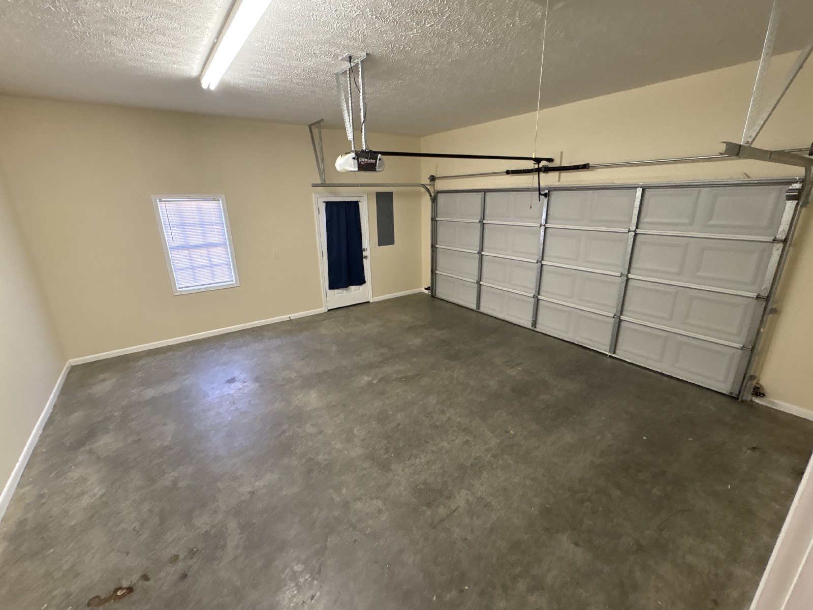 3 Bedroom Home in Convenient Manchester Location! property image