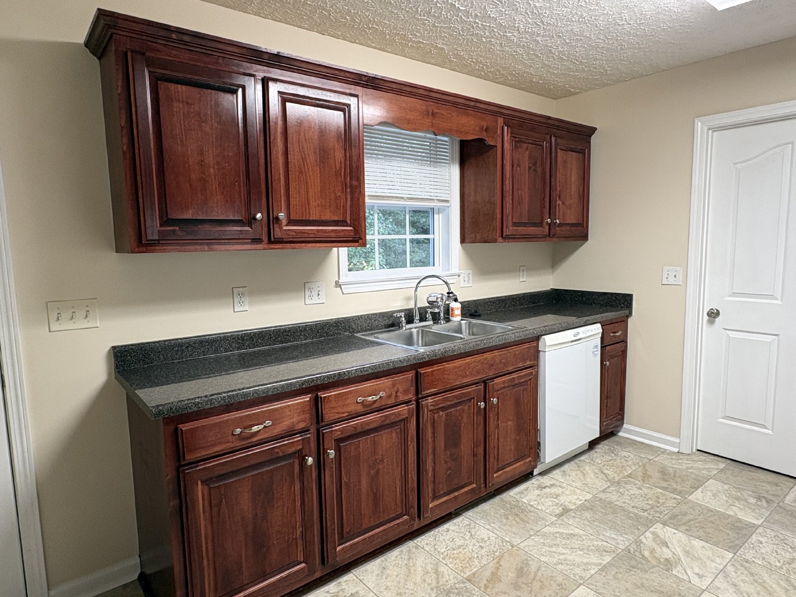 3 Bedroom Home in Convenient Manchester Location! property image