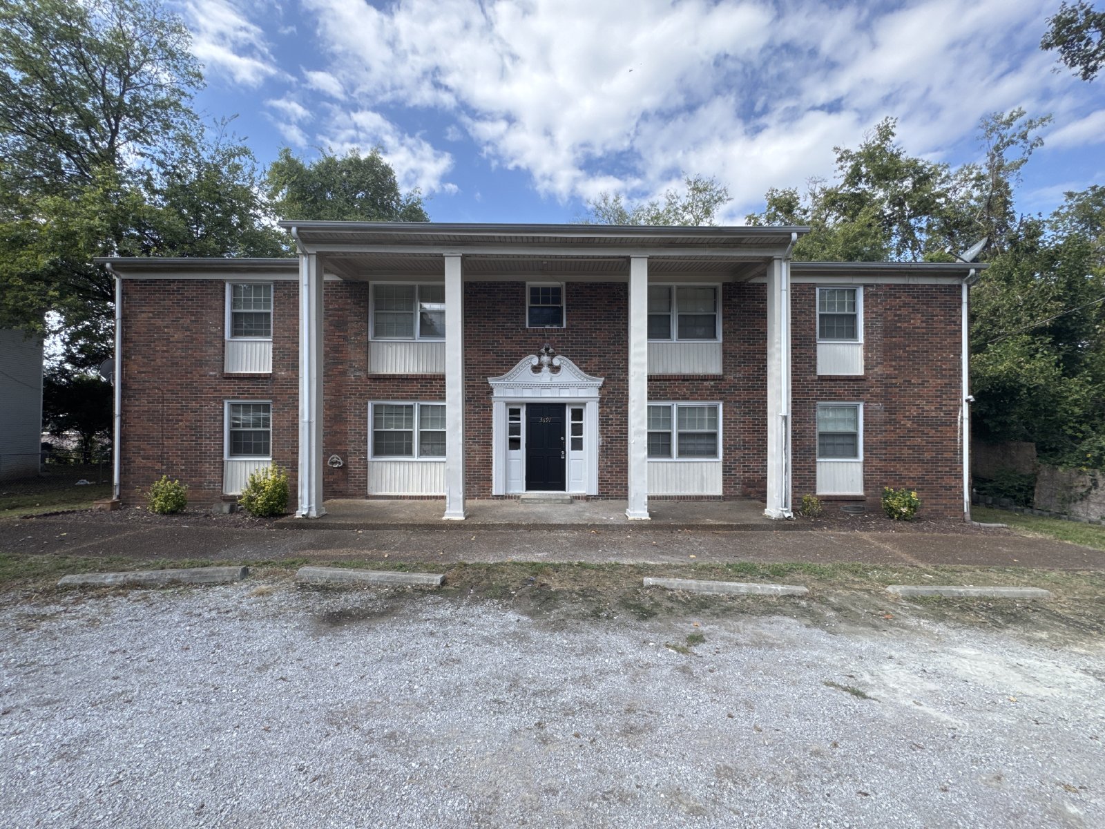 Recently Updated Apartment in Convenient South Nashville Location property image