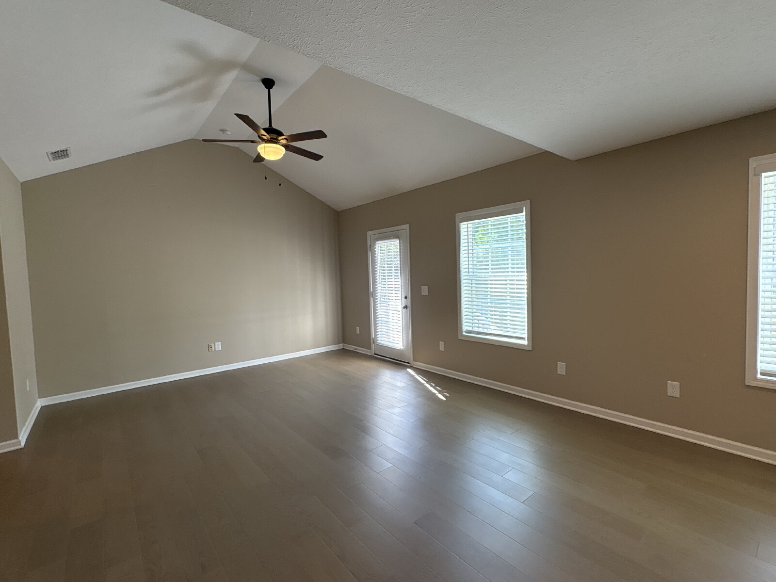 Adorable 3 Bedroom Home in Central Location... property image