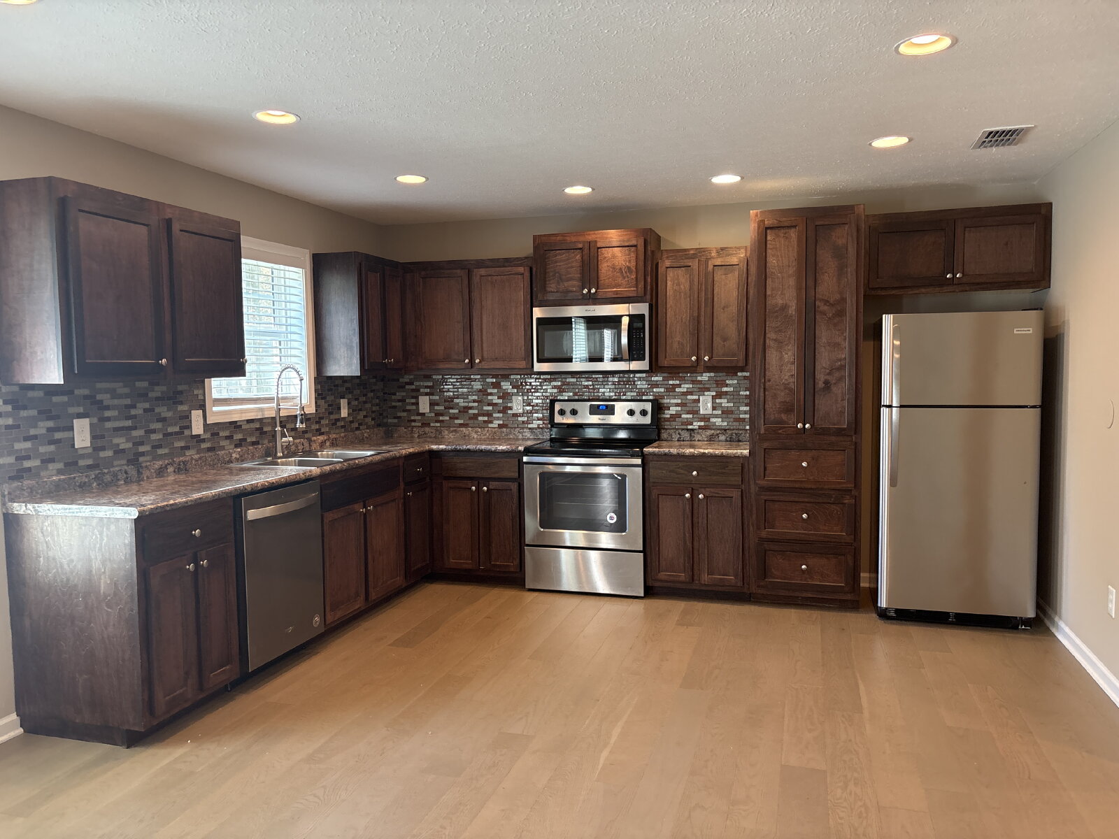 Adorable 3 Bedroom Home in Central Location... property image
