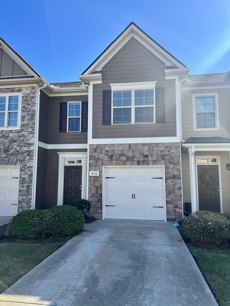 Upscale 3BR 2.5BA Townhome in Blackman! property image