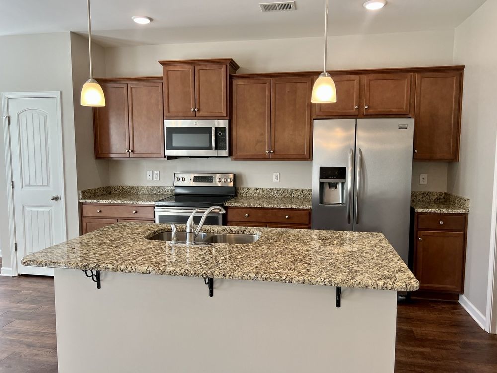 Upscale 3BR 2.5BA Townhome in Blackman! property image