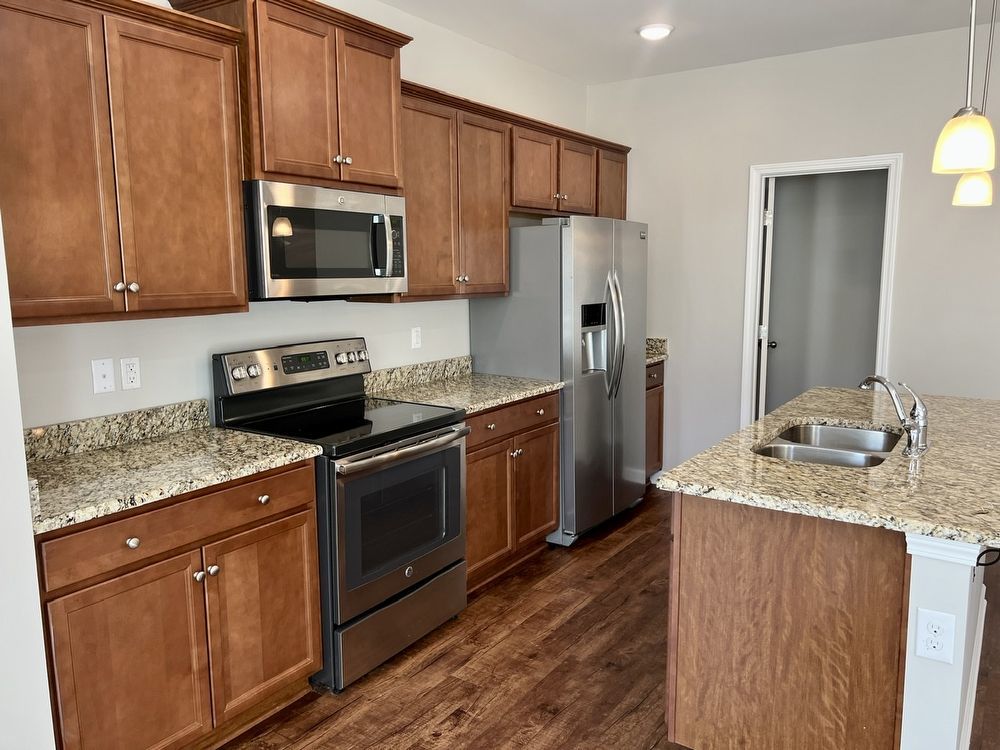 Upscale 3BR 2.5BA Townhome in Blackman! property image