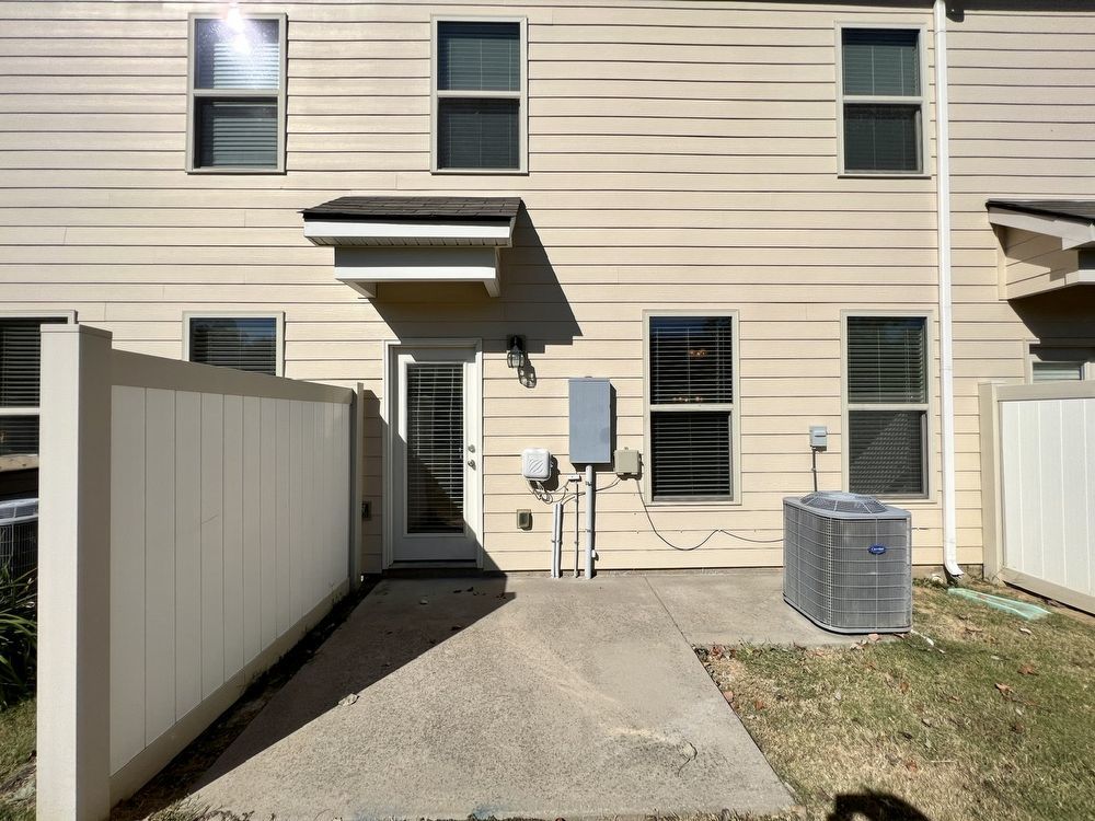 Upscale 3BR 2.5BA Townhome in Blackman! property image