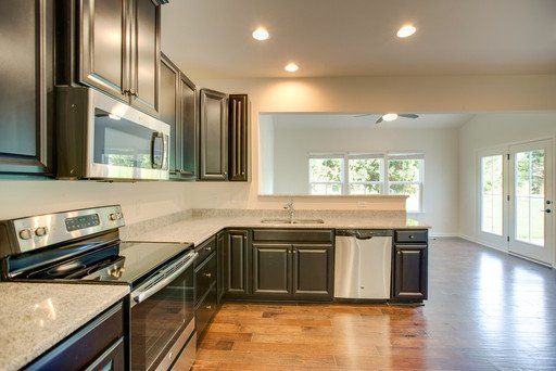 Beautiful 4 Bed 2.5 Bath Home In Spring Hill property image